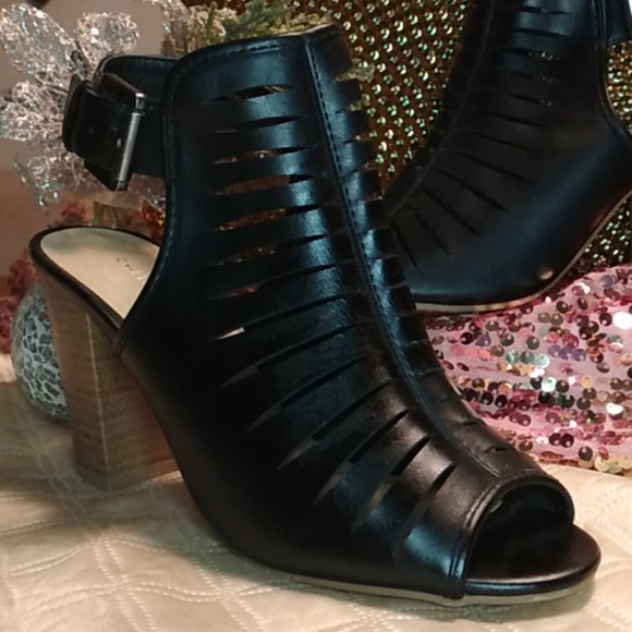 Chinese Laundry Shoes - Chinese Laundry Eyelet Slingback